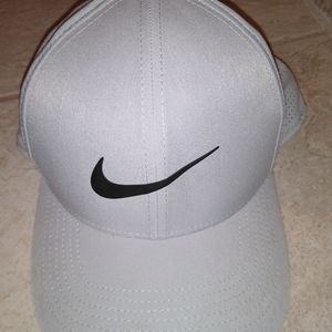 Nike golf hat, grey NWOT
